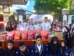 PMR SMPN 2 Rogojampi Berbagi Seribu paket Takjil ke Pengguna Jalan dan Warga Sekitar