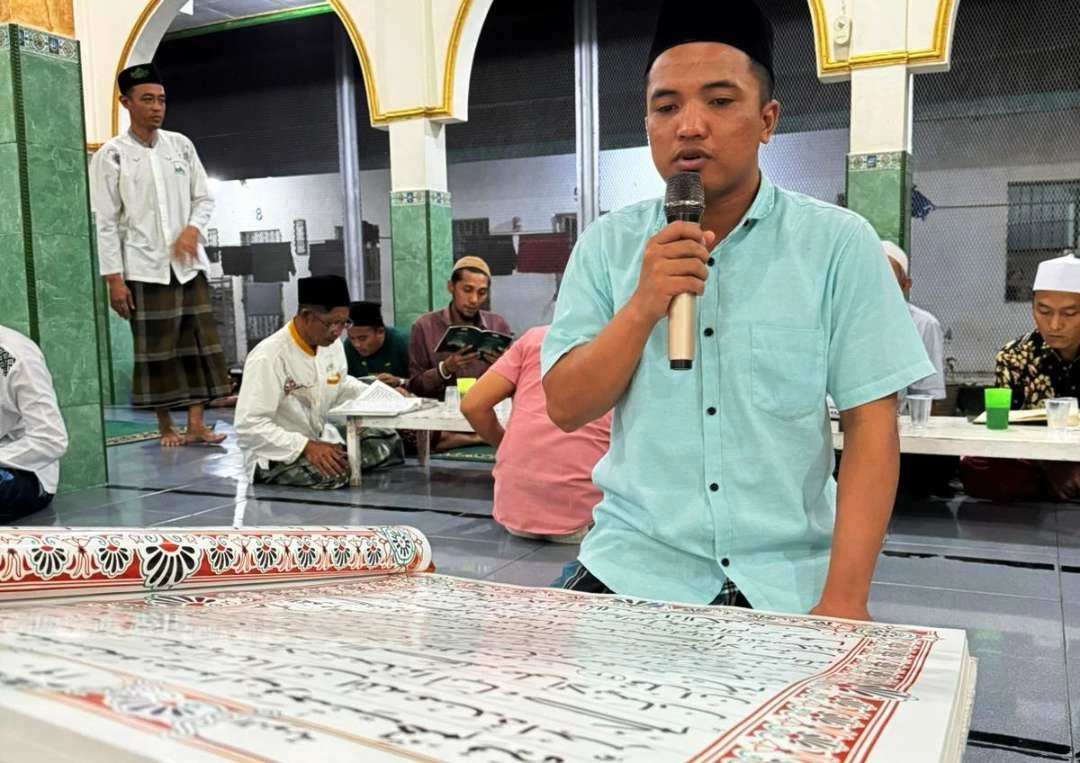 warga-binaan-lapas-banyuwani-rampungkan-penulisan-al-qur’an-raksasa,-jadi-sarana-utama-tadarus