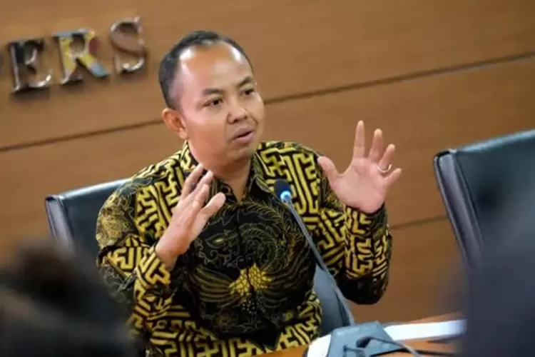 dewan-pers-larang-wartawan-minta-thr-ke-instansi,-tegaskan-jaga-integritas-dan-profesionalisme-jurnalisme