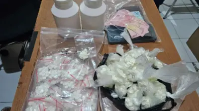 polsek-banyuwangi-amankan-seorang-pengedar-pil-koplo,-sita-ribuan-pil-trex