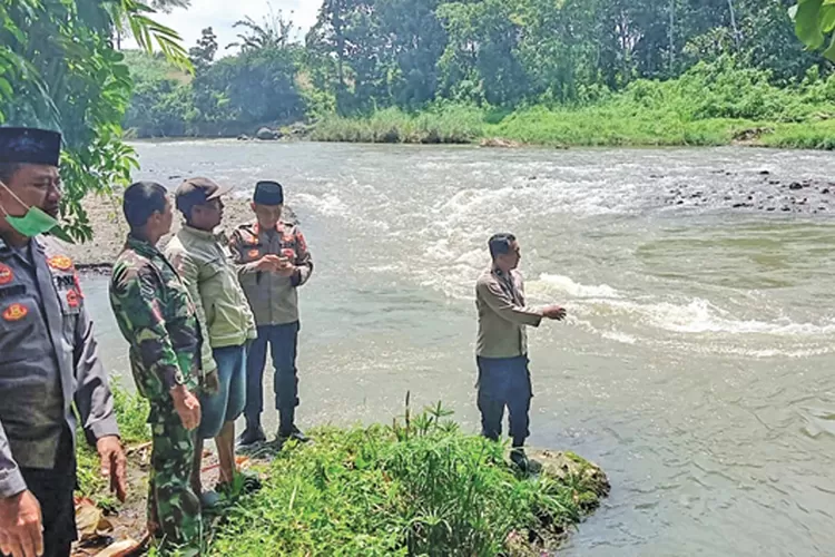 tragis!-bocah-8-tahun-di-glenmore-banyuwangi-hanyut-di-sungai-kalibaru-saat-mandi,-pencarian-masih-berlangsung