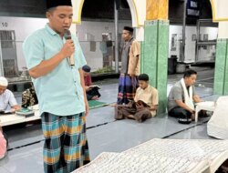 Warga Binaan Lapas Banyuwangi Tadarus Pakai Al-Qur’an Jumbo, Ditulis Sendiri Selama 10 Bulan