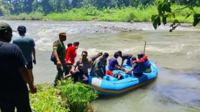 bocah-hanyut-di-sungai-kalibaru-saat-main-ditemukan-meninggal-dunia