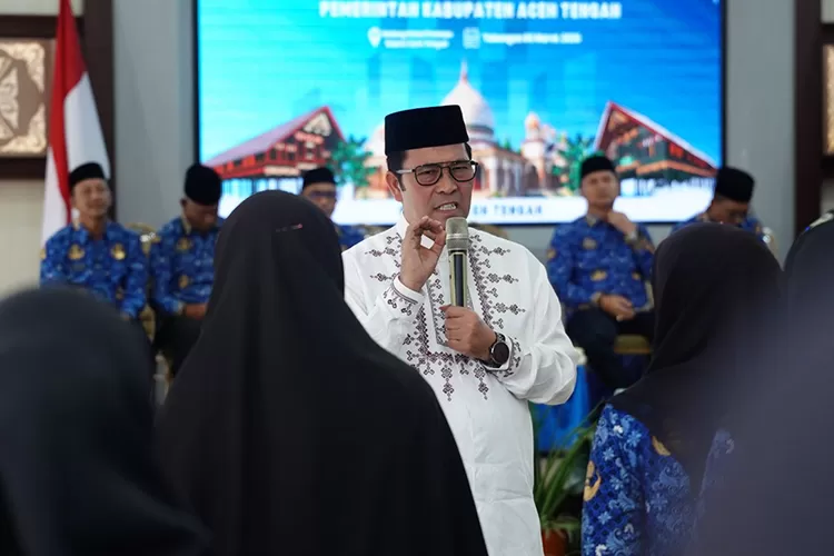 bupati-aceh-tengah-haili-yoga-lantik-142-pppk-paruh-waktu-susulan,-tegaskan-tidak-ada-pelantikan-ketiga