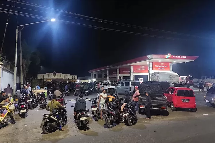 antrean-bbm-belum-normal,-pemkab-jember-siapkan-opsi-wfh-untuk-asn-dan-sekolah-daring