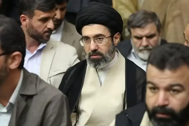 5-berita-terpopuler-hari-ini:-drama-suksesi-iran,-bali-jadi-destinasi-bulan-madu-terbaik-hingga-banjir-jakarta