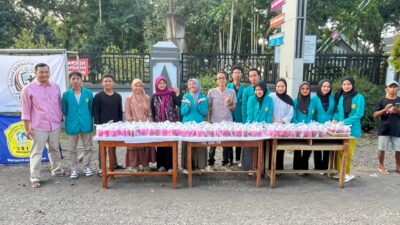 sebagai-bentuk-rasa-syukur-kepada-sang-pencipta,-kspm-dan-bem-fakultas-ekonomi-universitas-bakti-indonesia-kolaborasi-berbagi-takjil