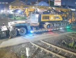 Hampir 3 Jam Jalur Kereta Api di Semarang Tak Bisa Dilalui, KA Blambangan Ekspres Rute Banyuwangi-Jakarta Terlambat 64 Menit Akibat Truk Tersangkut