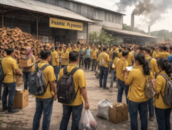 Jelang Lebaran 2026, Ratusan Buruh Pabrik Plywood di Jombang Kena PHK, Pesangon Dicicil hingga 10 Bulan