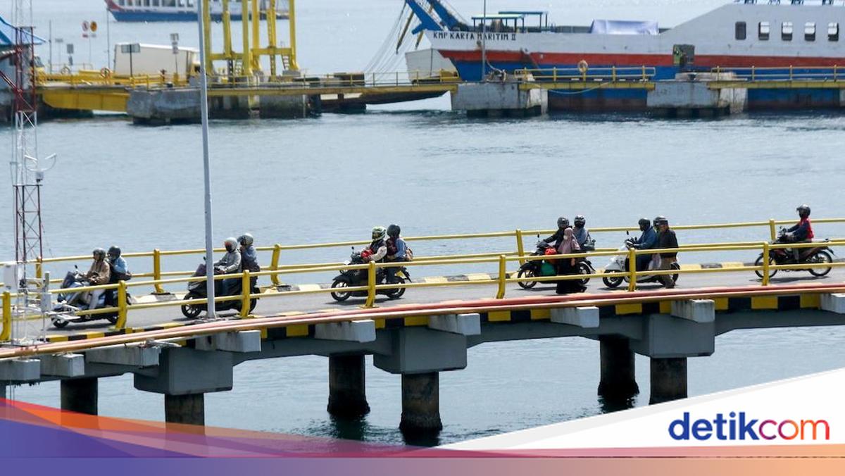 arus-mudik-lebih-awal-mulai-terlihat-di-penyebrangan-ketapang-gilimanuk