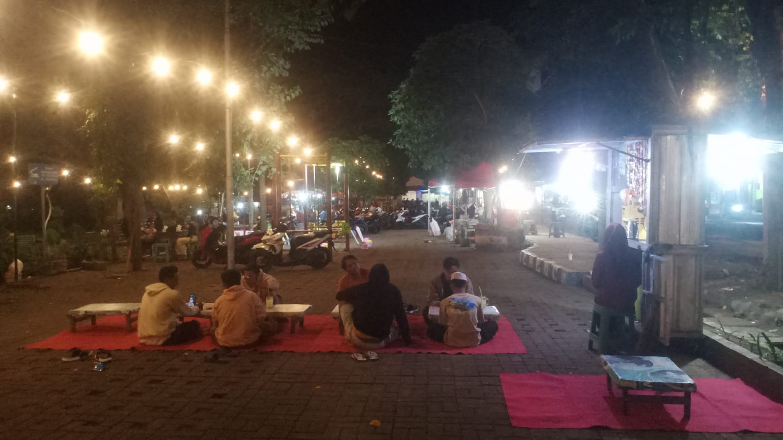 pkl-dukung-penataan-rth-bajulmati,-harap-pendapatan-meningkat-dan-fasilitas-kebersihan-diperhatikan