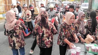gm-fkppi-banyuwangi-bagikan-300-takjil-di-hari-ke-20-ramadhan,-wujud-kepedulian-kepada-masyarakat.