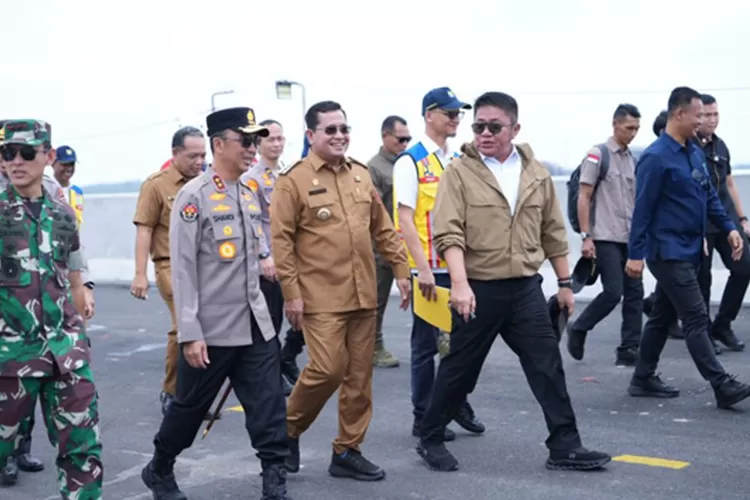tol-palembang–betung-segera-dibuka-fungsional,-herman-deru-dan-kapolda-sumsel-tinjau-progres-pembangunan