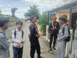 KAI Divre IV Tanjungkarang Larang Ngabuburit di Rel Kereta Api, Ancaman Pidana 3 Bulan Menanti Pelanggar