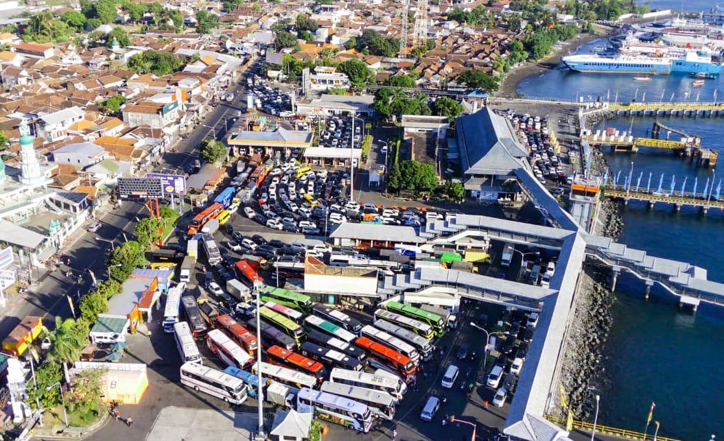 polresta-banyuwangi-siapkan-mou-dengan-asosiasi-sopir,-antisipasi-kemacetan-di-pelabuhan-tanjung-wangi.