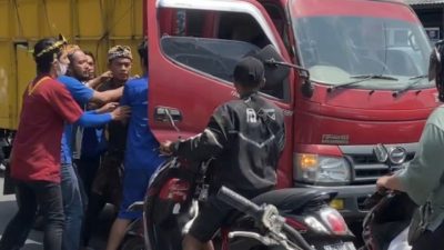 Insiden Senggolan dengan Spion Truk Warnai Acara Gerak Jalan di Banyuwangi