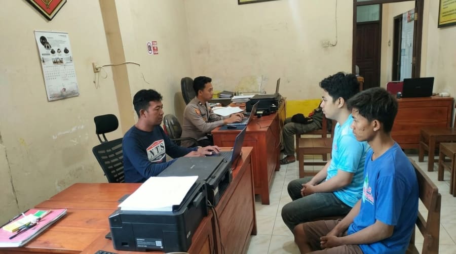 Dua Pemuda Diamankan Polisi Usai Kedapatan Mencuri Cabai di Pakistaji