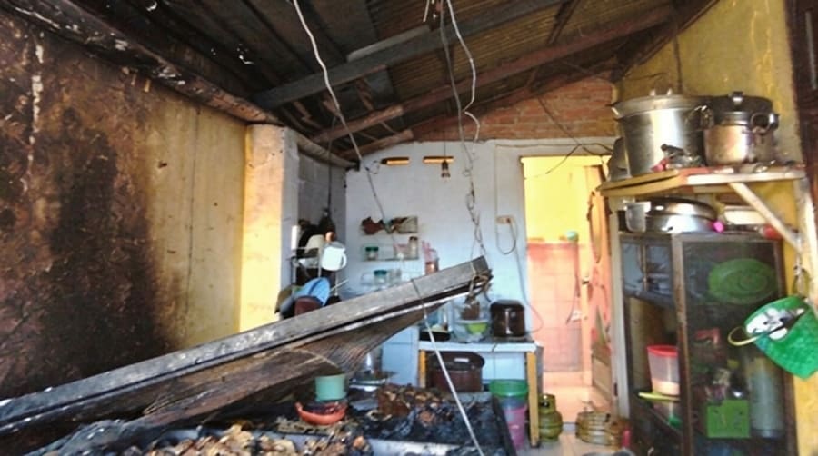 Dapur Warga Banyuwangi Terbakar Akibat Minyak Disiram Air, Satu Orang Alami Luka-Luka