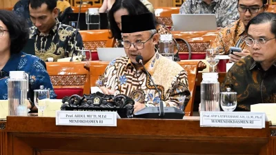 Mendikdasmen Pastikan Status Guru PPPK Paruh Waktu Berubah Menjadi Penuh Waktu pada 2027