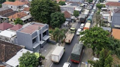 Kemacetan Truk Menuju Bali di Pelabuhan Ketapang Capai 10 Kilometer