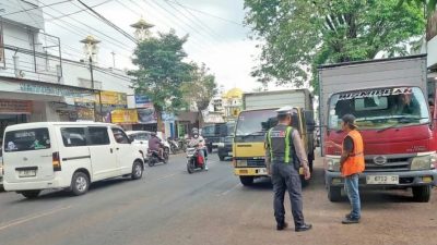 Kemacetan Lalu Lintas di Genteng Banyuwangi: Polisi Soroti Aktivitas Armada Sayur dan Juru Parkir Pasar